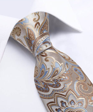 Moderná kravatová sada s prepracovanými ornamentami